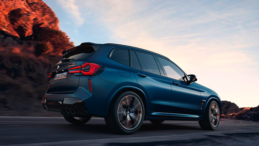 BMW M X3 Seitlich fahrend